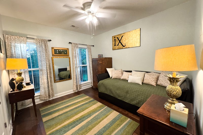 Bedroom - Live the Island Life: Furnished Room on James Island! Cat cuddles included! House