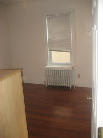 bedroom - 6 bedrooms house, minutes walk from campus with free washer&dryer.