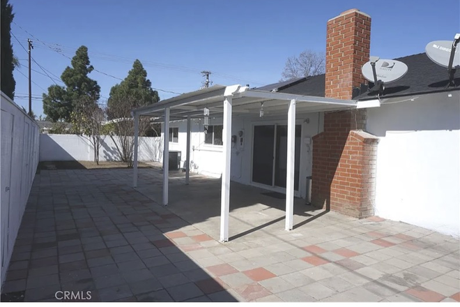Backyard - Room for rent, N. Orange off Glassell and Lincoln House