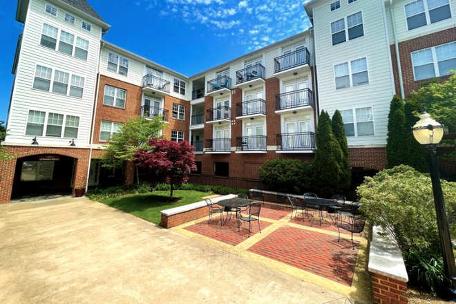 exterior - Camden Plaza