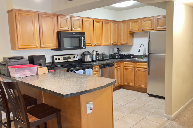 Kitchen - Spring 2027 All-inclusive Bedroom for Lease $0 Fees