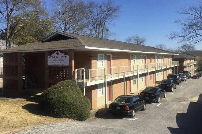outside street view - Chalet Apartments