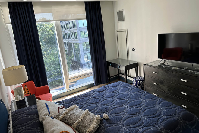 Bedroom - Luxury Apartment in Brooklyn Waterfront available from June 20 – 30 and July 18 – August 15