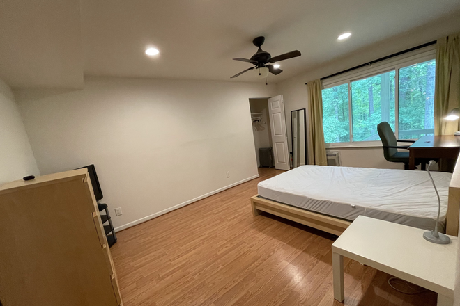 Bedroom #1 - Furnished Bedroomm - NASA/UMD/USDA (GREENBELT/College Park) House