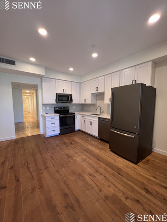 1 - Rare Find in Central Sq - Totally Renovated 4B/2BA with AC & W&D Apartments