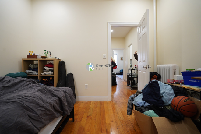 1 - SEPT 2026-Amazing Fenway Studios, 1b, 2b H/HW inc. No Broker Fee! Apartments