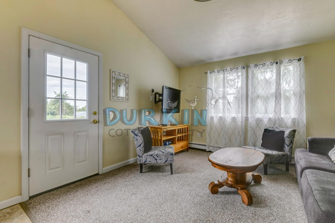 living area - PRICE REDUCTION! Hot Water Included in 3 Bed Town House - Durkin Complex