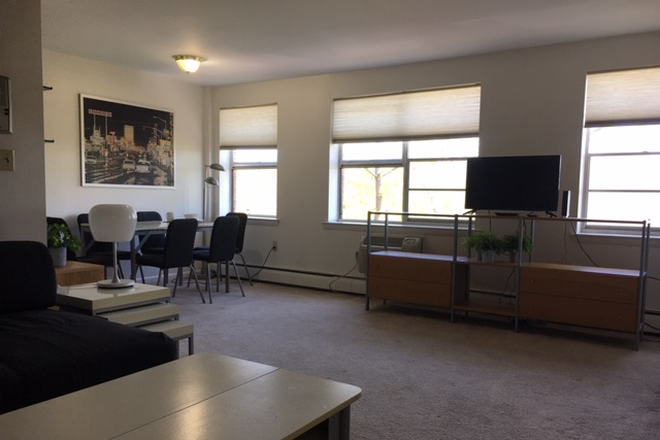 HS football field 50 yd line outside! - XL FURNISHED STUDIO *Walk to UCONN Law* WEBSTER CONDOMINIUMS