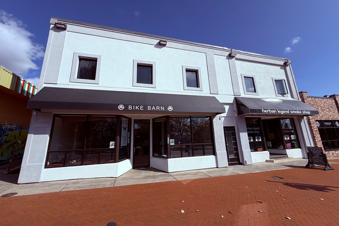  - 2 Bedroom 1 Bath Apartment *Newly Renovated Summer 2023*