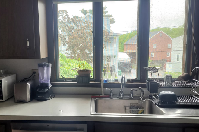 Kitchen - Summer Sublet. FULLY FURNISHED ROOM. CLOSE TO TUFTS UNIVERSITY Apartments