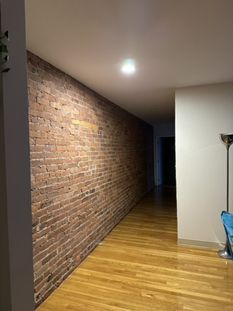 Exposed Brick Hallway - 2 Bed Summer Accommodation (W/ possibility of extending lease) Apartments