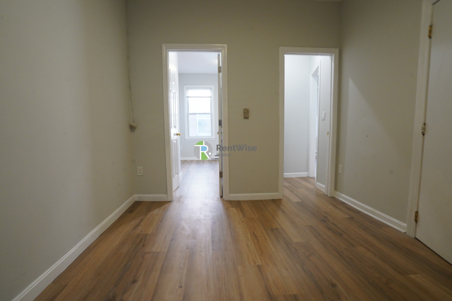 1 - SEPT 2026-North End Gem! Newly renovated 5b2b, No Broker Fee! Apartments