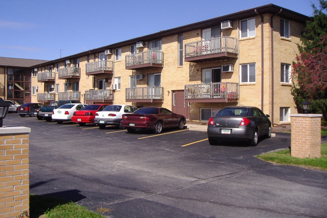 Outside - Pine manor apartments