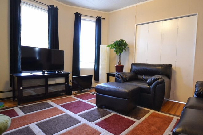 Call NOW for showings! 617-236-8600 - WASHINGTON ST - *NO FEE* LRG 2BR W/ OFFICE OR 3BR/1BA AVAIL *9/1/2026* W/ LNDRY IN BLDNG, PRKNG INC Apartments
