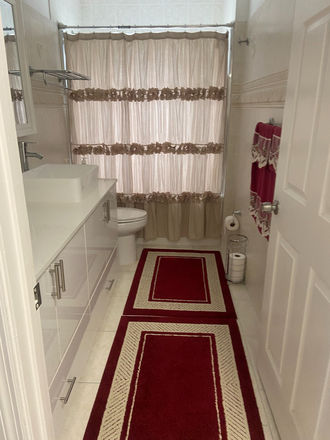 Bathroom - Furnished 1BR, private bath, Study Room. Shared kitchen, light cooking. Laundry. 35 min to campus.
