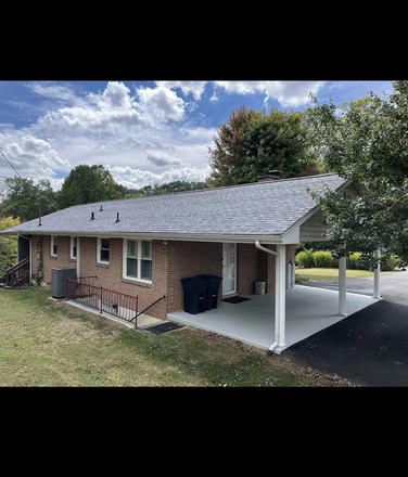 Back view - House with river view