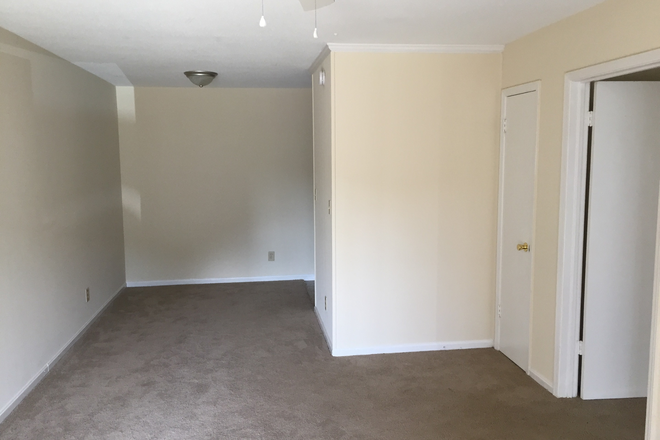 LR - Reed Street Apartments