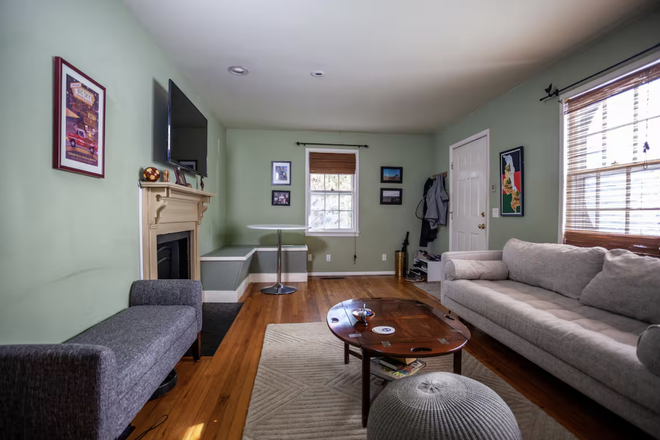 Living Room - Durham Cottage - Walkable Restaurants, 7 Minutes to Duke 14 Minutes to UNC House