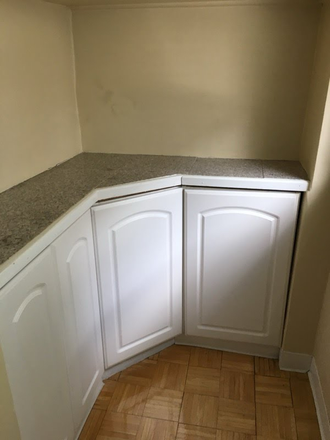 Call NOW for showings! 617-236-8600 - CHETWYND RD - LRG RNOVATED 3BR/1BA NEAR TUFTS AVAIL *6/1/2027* W/ FREE IN UNIT W/D, TNDM PRKNG, EIK Apartments