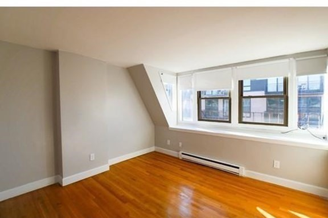 Living Room - Gorgeous & Large South End 2 Bedroom Apartments