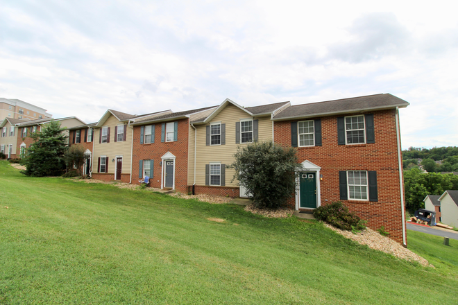 Front - Devon Lane - 3 bedroom 3.5 bath townhome for rent