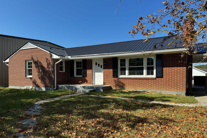  - Updated Home with Parking in Radford