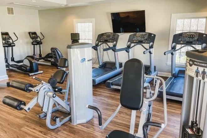 Gym - Alight Summer Subleasing Apartments