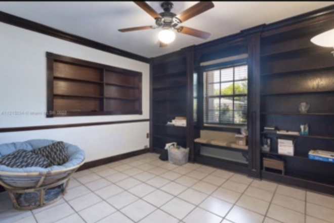 Bed room 1 - 4 Bedroom Home, gated, close to UM