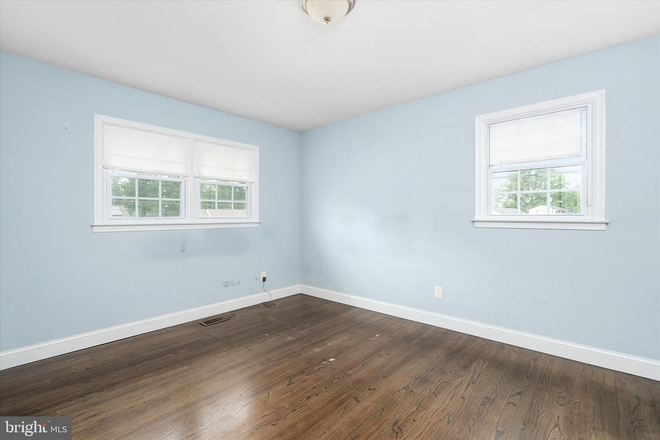 Bedroom For Rent - Rooms-Rockland Rd-Ewing House