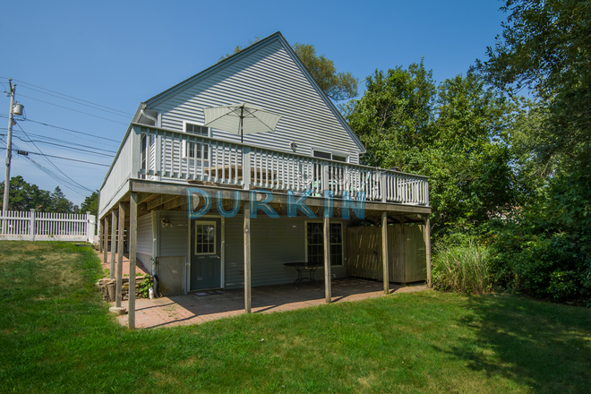 Exterior - Cape Style 3 Bedroom Home, 7 Miles to URI