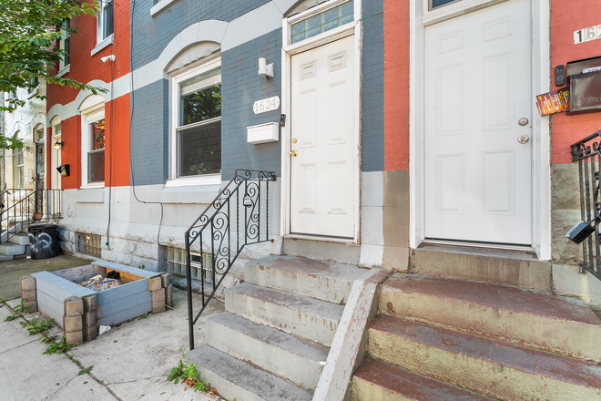 Front Door - Single Family Home 4BR on Edgley St