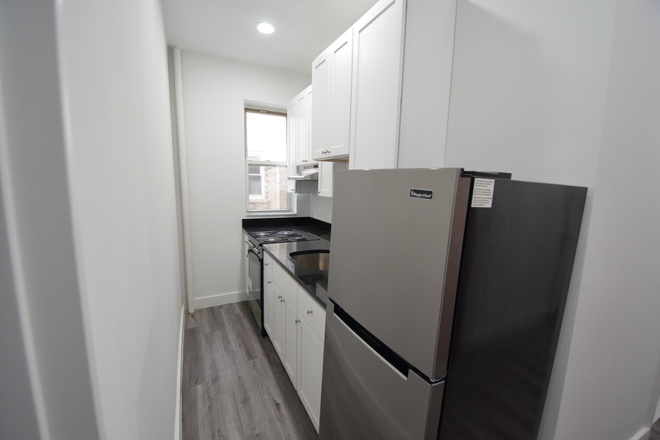 1 Bed Split - 105 Peterborough St. - NO Broker's Fee!! - Avail 9/1 - AWESOME, SUNNY 1 BED SPLIT (2BED) on 105 Peterborough St. Apartments