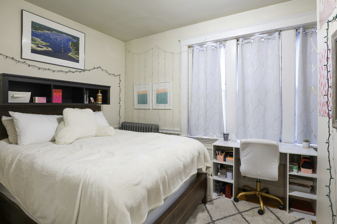 bedroom - Large Brookline 4 bed with updated kitchen! Available Sept 2026 Apartments
