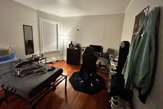 Bedroom - Pleasant View Apartments near Northeastern Campus
