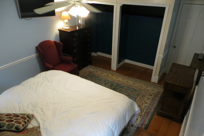 bedroom - Silver Spring Colesville Room for Rent House