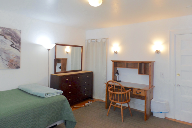 Room 5 - Nov 1 - Huge Furnished Room with All Included Apartments