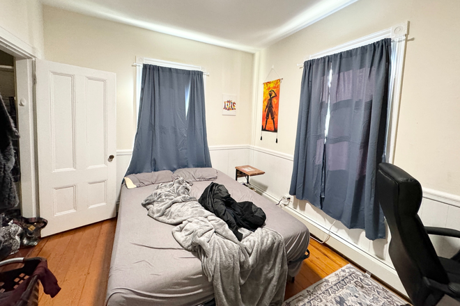 Bedroom - Laundry | Stainless Steel, Granite | Walk to Orange and Green Lines! Apartments