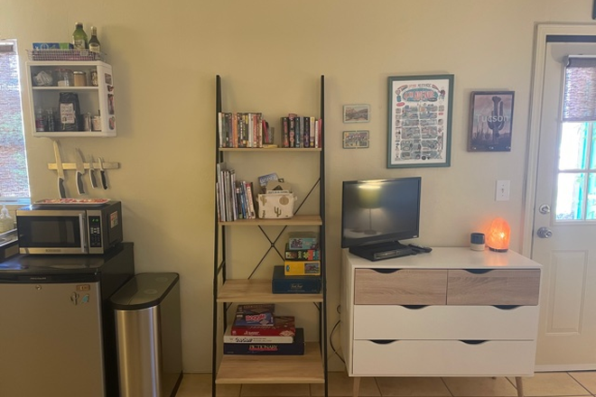 Dresser/Kitchenette - Sunshine City Studio House