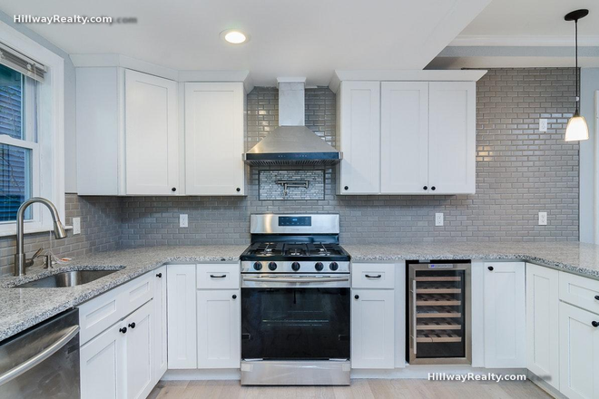 . - GORGEOUS 4 Bed/1 Bath  - Avail NOW!!! Apartments