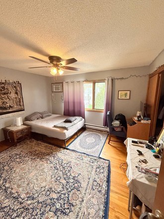 Bedroom - 1 room for rent Condo