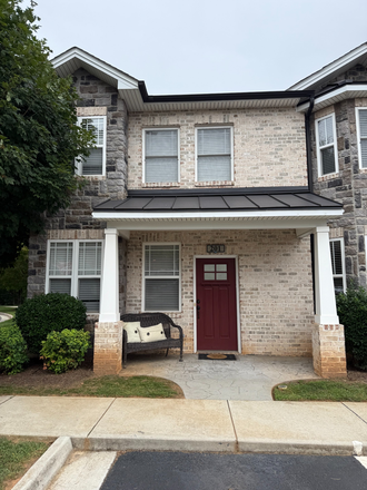front - Beautiful Cornerstone Townhouse