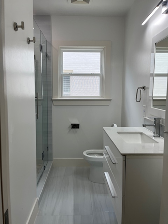 bathroom - 2-Bed, 2-Bath Rental Near Rice University & Med Center Duplex