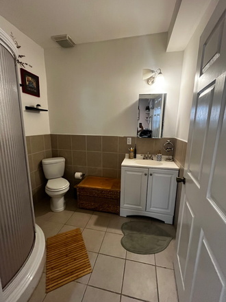 bathroom-1 - 1808 Cecil B Moore, unfurnished 2 bed 2 bath unit, 5 minutes walk to campus. Condo