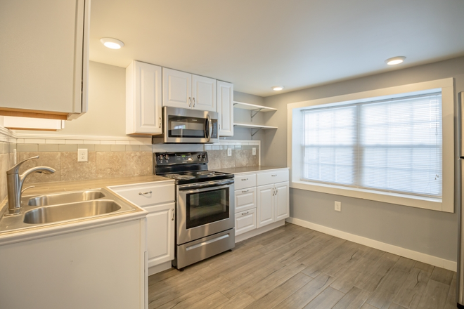 Kitchen - **Available June 1, 2026 ** Utilities Included 1 bed 1 ba Convenient, Clean, Safe, Well Mai Apartments