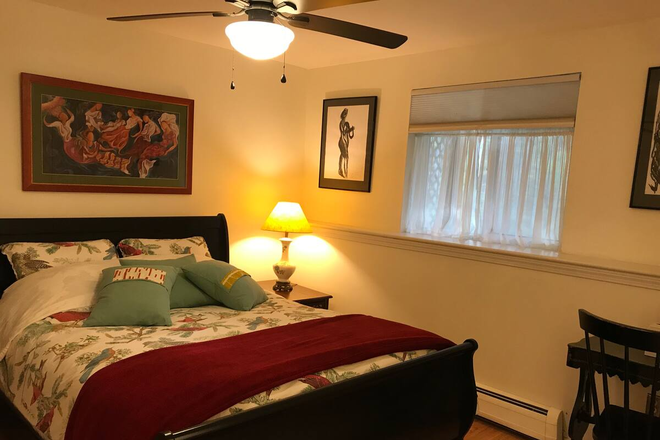 Bedroom - Cozy room in RedRock near Oakledge Park Condo