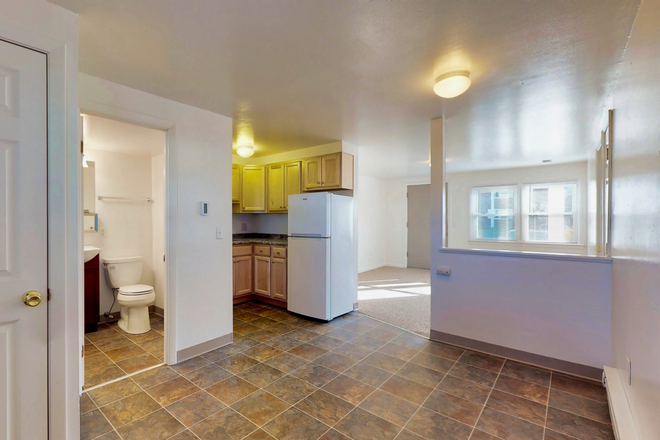 Kitchen - 2 Bedroom 2 Minutes to Campus Apartment