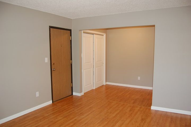 Dining Room - 1 or 2 Bedroom Apartment! Walk to Class! On U of I Campus! Updated Nice! FREE Parking!