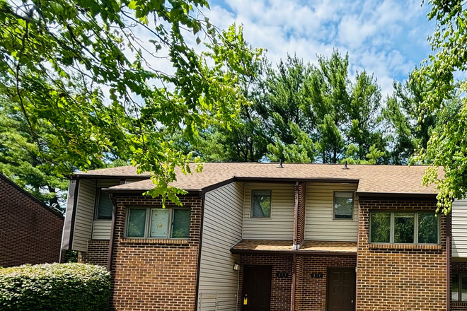  - 3 Bedroom 2.5 Bath Townhouse