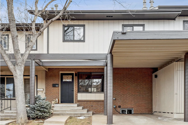 Outside of home view - Cute House in Boulder close to campus with walkable shops, beautiful views, and a shared pool!