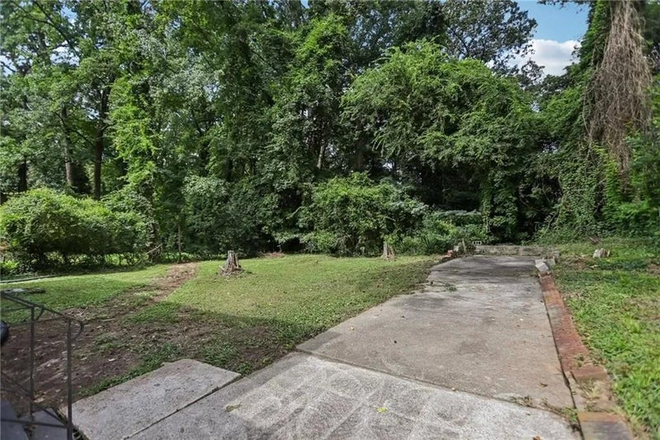Backyard - $900 / 4br - 150ft2 - Room For Rent in 4BD/2BA House (Adams Park)